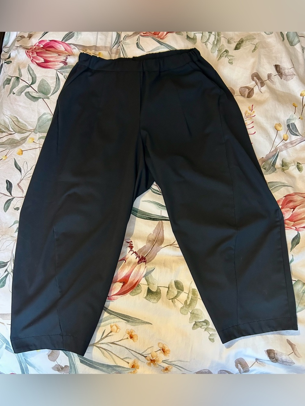 Paolo Tricot Made in Italy Navy Balloon Pants